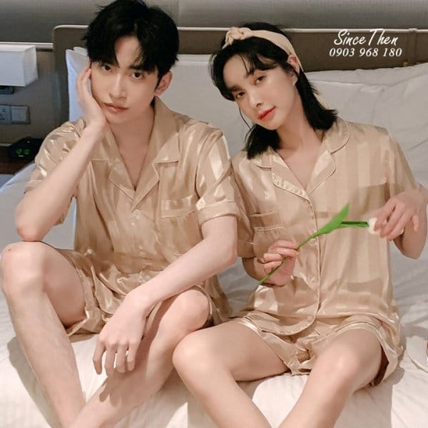Chọn mua đồ ngủ, pyjama thì nên lưu ý những gì? 2 Pyjama mặc ngủ ngắn tay từ vải lụa, cotton
