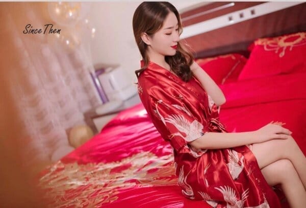 Tự tin hơn trong mắt người ấy với đồ ngủ bắt mắt 1 Đồ ngủ lụa với thiết kế giúp tôn nên đường cong người phụ nữ