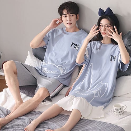 Cơ thể nổi mụn và tạo mùi khó chịu khi lười thay đồ ngủ